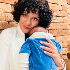 Júlia, Babysitter in Alicante