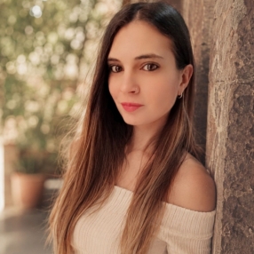 Eva, Niñera o canguro en La Roda