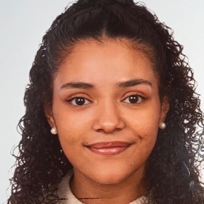 Cintia, Babysitter in Villaviciosa