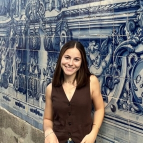 Jazmín María, Niñera o canguro en Pedreguer