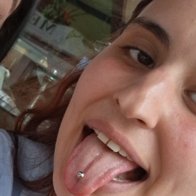 Silvia, Niñera o canguro en Cangas del Narcea