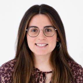 Esther, Niñera o canguro en Villena
