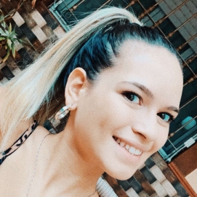 Laura, Niñera o canguro en Vera