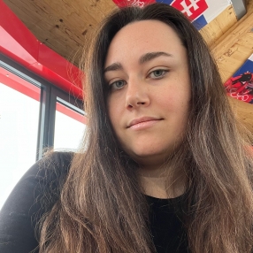 Emilie , Niñera o canguro en Llançà