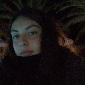 Lara, Babysitter in O Porriño