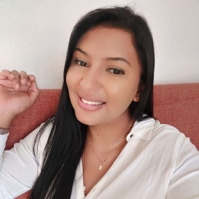 Jessica, Niñera o canguro en Foios