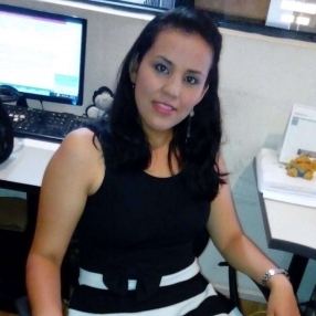 Yury Katherine, Niñera o canguro en Paterna
