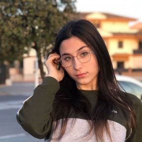 Azahara, Babysitter in Rafelbunyol
