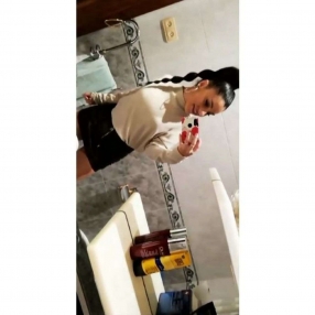 Janire, Babysitter in Santurtzi