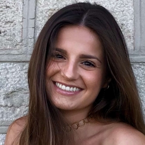 Rebeca, Niñera o canguro en Barañáin