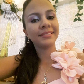 Karen dayana, Niñera o canguro en El Espinar
