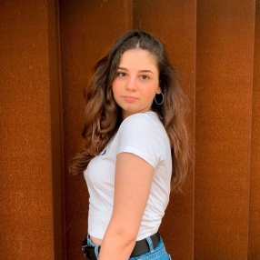 Alba, Babysitter in Reus