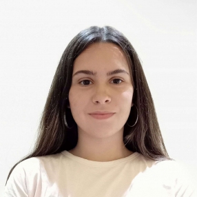 Martina, Niñera o canguro en La Vega