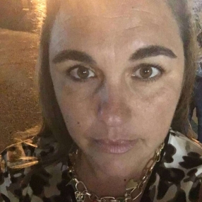 Carmen, Niñera o canguro en Limpias