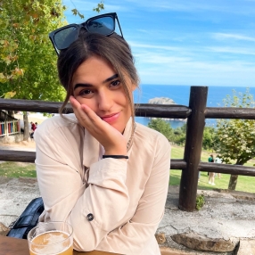 Lorea, Babysitter in Baracaldo