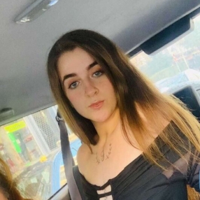 Claudia, Niñera o canguro en Lardero