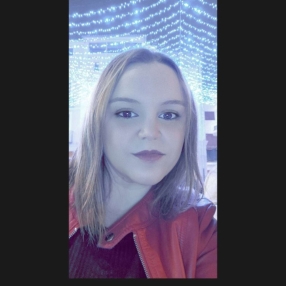 Elena, Niñera o canguro en Càrcer