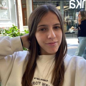 Montse, Niñera o canguro en Súria