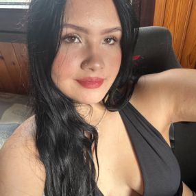 Karima, Niñera o canguro en Torelló