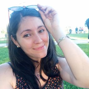 Soledad, Babysitter in Moncada