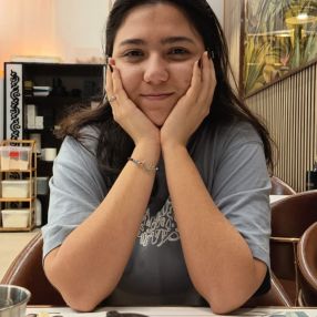 Marian Esther, Niñera o canguro en L'Alcora