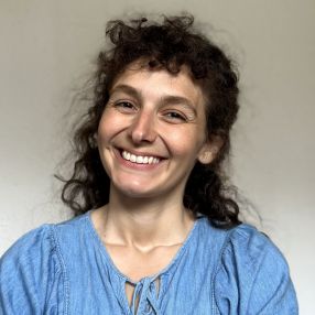 Daniella V., Niñera o canguro en Cassà de la Selva