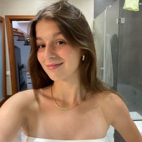 Llucia, Babysitter in Campos