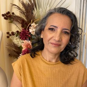 Simara Cristina, Niñera o canguro en Pola de Lena