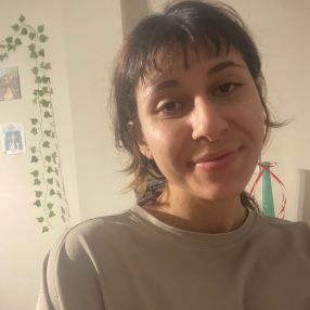Nazaret, Niñera o canguro en Velilla de San Antonio