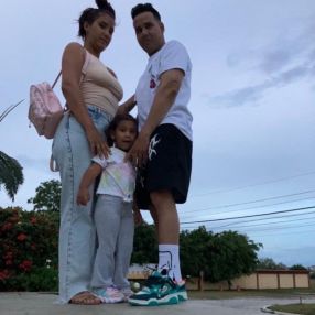 Yira, Family in Arona