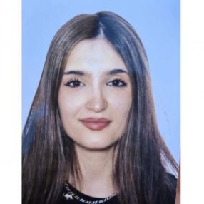Iris, Niñera o canguro en Moralzarzal