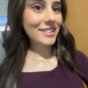 Lucia, Babysitter in O Carballiño