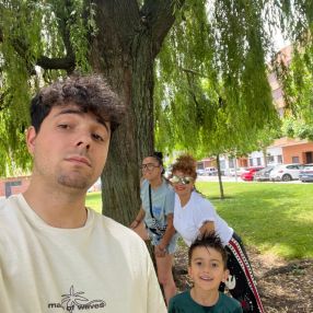 Sei, Family in León