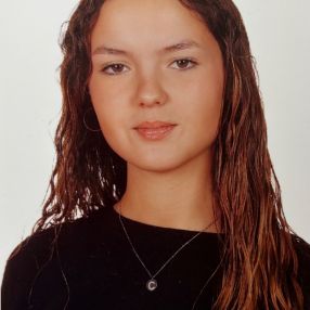 Celia, Niñera o canguro en Maliaño