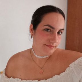 Yaiza, Niñera o canguro en Pontevedra