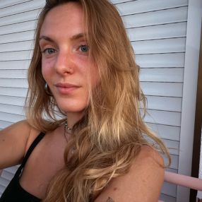Laia, Babysitter in El Vendrell