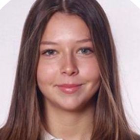Carlota, Niñera o canguro en Las Lagunas de Mijas