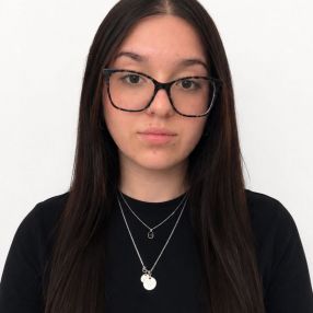 Adriana, Babysitter in Astillero
