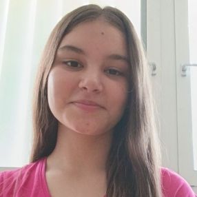 Chayma, Babysitter in Gelida