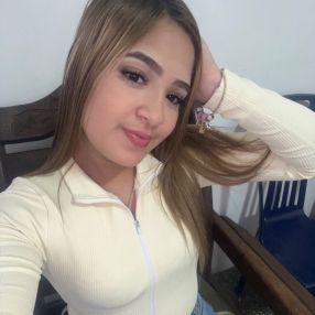 Yenderlis, Niñera o canguro en Verín