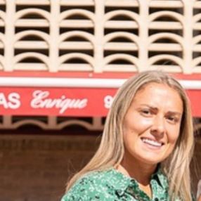 Paula, Niñera o canguro en Islantilla