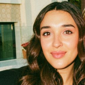 Zaira, Niñera o canguro en Cambre