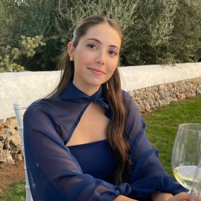 Gisela, Niñera o canguro en Ciutadella