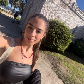 Nazareth, Niñera o canguro en Adra