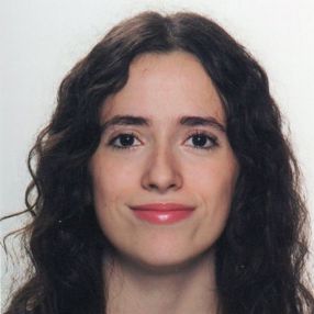 Silvia, Niñera o canguro en Anna