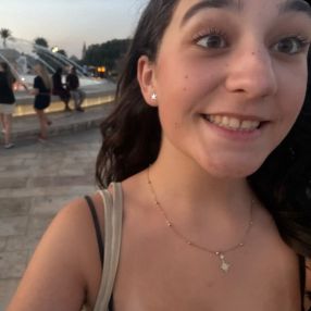 Cloe, Niñera o canguro en Oyarzun