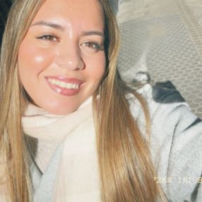 Aymara, Niñera o canguro en Casasimarro