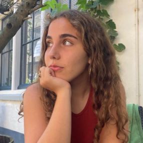 Cloe, Niñera o canguro en La Garriga