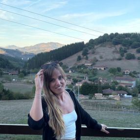Edurne, Babysitter in Durango