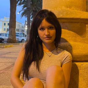 Alba, Niñera o canguro en Ciudadela